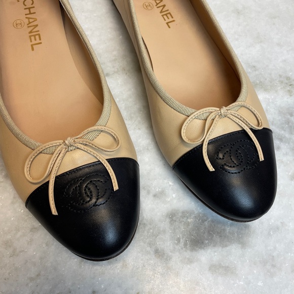 Chanel CC Cap Toe Flats - Picture 4 of 11